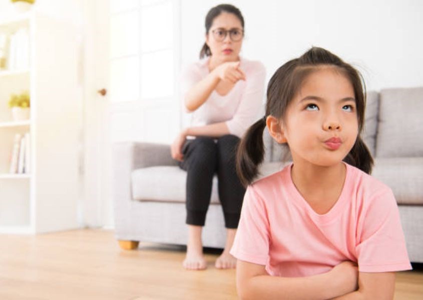 Cách cha mẹ hành xử sẽ tác động đến bản tính của trẻ. Nguồn từ istockphoto