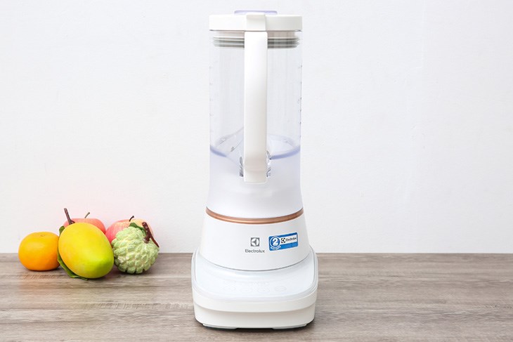 Để sử dụng máy xay sinh tố Electrolux E7TB1-50CW, người dùng cần đọc thật kỹ hướng dẫn dùng