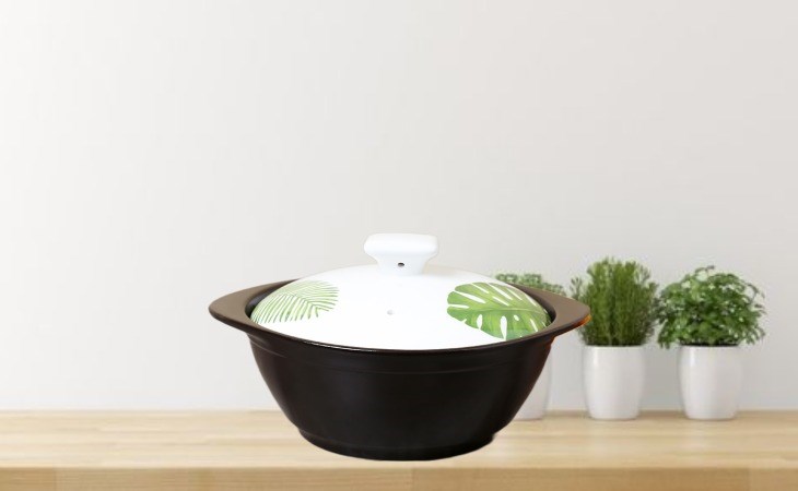 Nồi đất nắp sứ 18cm Dong hwa CS005 Chiếc lá thích hợp để nấu món kho