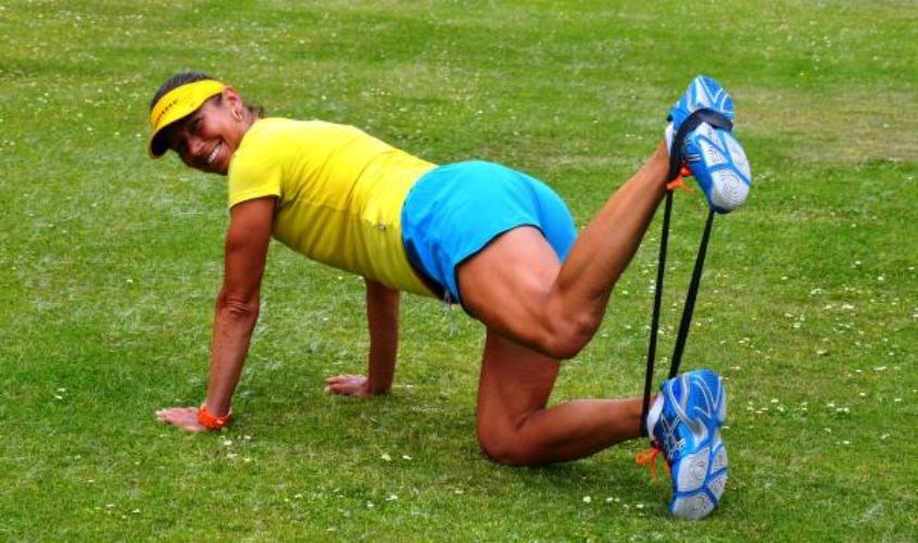 Bài tập Standing Glute Kickback Bài tập Standing Glute Kickback