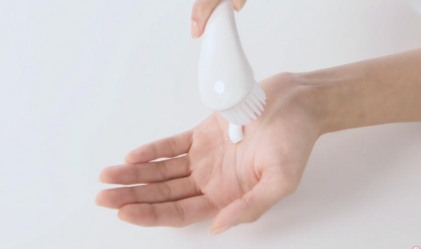 Trước khi bắt đầu rửa mặt cần vệ sinh tay sạch sẽ Trước khi bắt đầu rửa mặt cần vệ sinh tay sạch sẽ