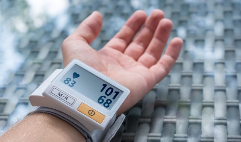 Người bị huyết áp thấp không nên dùng mật ong Người bị huyết áp thấp không nên dùng mật ong