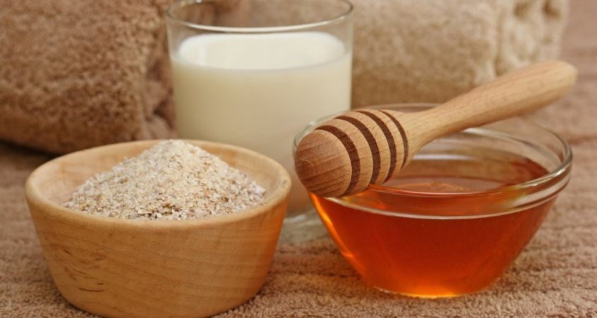 Trị mụn ẩn tại nhà hiệu quả nhờ mặt nạ thiên nhiên từ bột yến mạch và mật ong