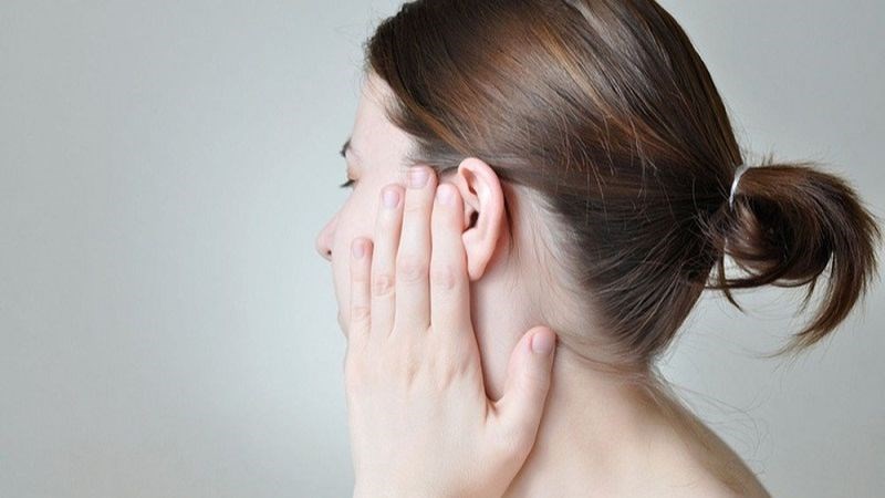 Tai cảm giác ngứa và rát