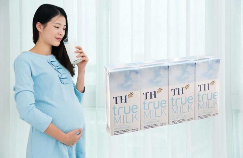 Lốc 4 hộp sữa tươi TH true MILK không đường 180 ml