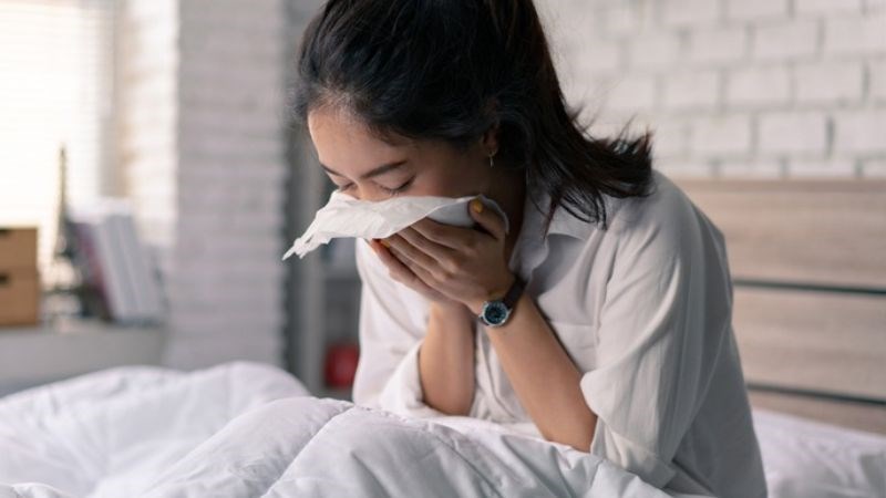 Người bệnh lao nên ở một phòng riêng, hạn chế tiếp xúc với các thành viên khác.