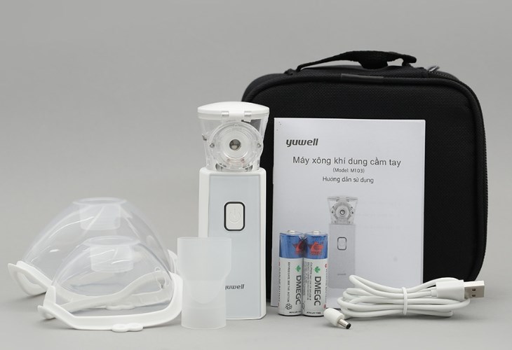 Máy xông khí dung cầm tay Yuwell M103 vừa có trang bị 2 pin vừa có thể sử dụng nguồn điện trực tiếp cho bạn linh hoạt sử dụng ở bất cứ đâu