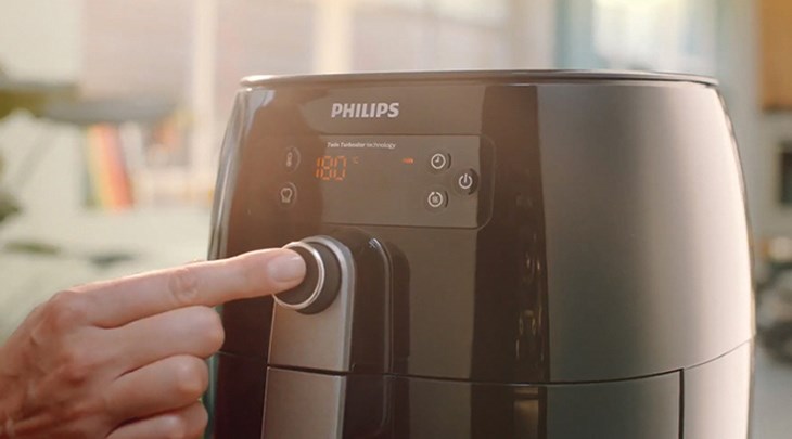 Người dùng có thể điều chỉnh nhiệt độ và thời gian nhanh chóng bằng núm vặn QuickControl