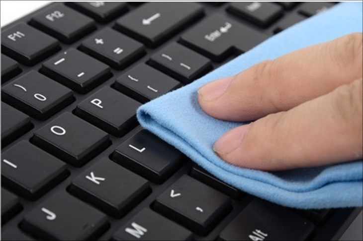 Bạn nên thường xuyên vệ sinh bàn phím để đảm bảo hoạt động của các phím