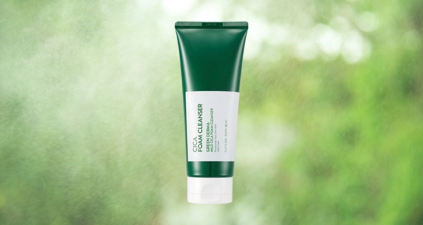 Sữa rửa mặt chiết xuất keo ong và rau má Nature Republic Green Derma