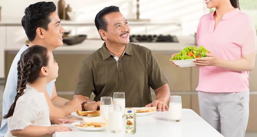 Uống một cốc sữa hạt khoảng 180 - 200 ml vào buổi sáng sẽ giúp cơ thể trở nên tỉnh táo hơn. 