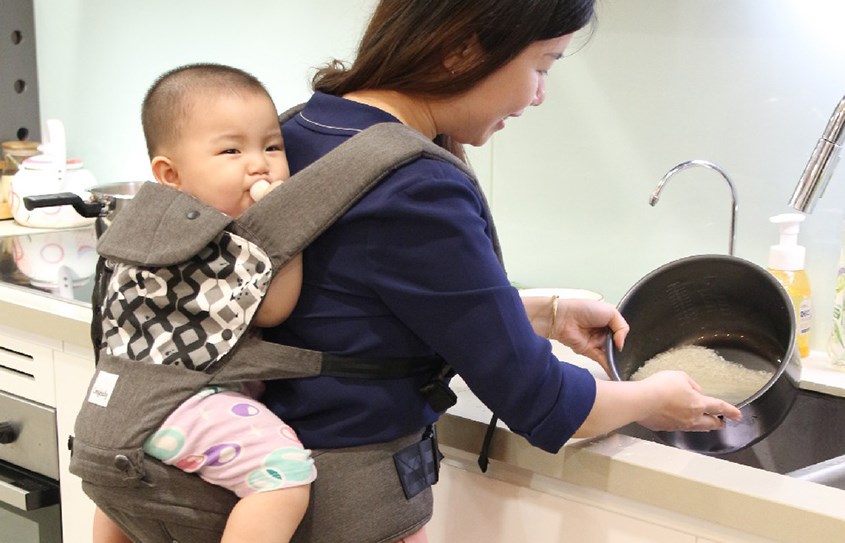 Địu em bé 4 in 1 Gluck baby GP708 màu xám cho bé từ 3 - 25 tháng