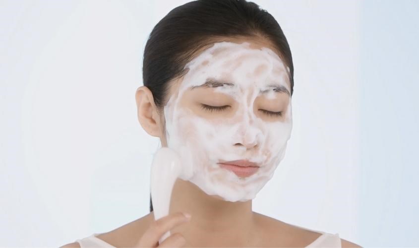 Massage da mặt đặc biệt là vùng chữ T Massage da mặt đặc biệt là vùng chữ T