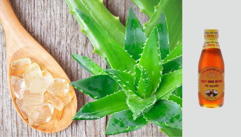 Mật ong rừng Tây Nguyên Xuân Nguyên chai 200 ml có thể sử dụng để làm mặt nạ lột mụn hiệu quả