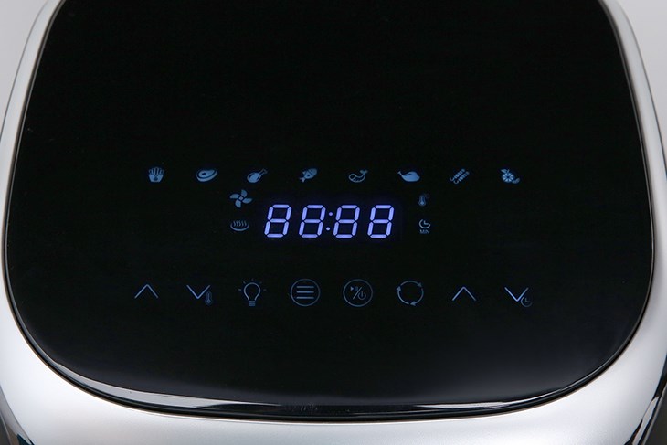 Bảng điều khiển cảm ứng được trang bị ở nồi chiên không dầu Hafele HS-AF1102B (535.43.715) giúp người dùng dễ dàng điều chỉnh theo ý muốn
