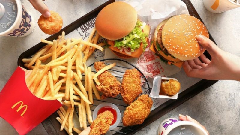 Thức ăn nhanh có thể khiến trẻ dễ bị béo phì Thức ăn nhanh có thể khiến trẻ dễ bị béo phì