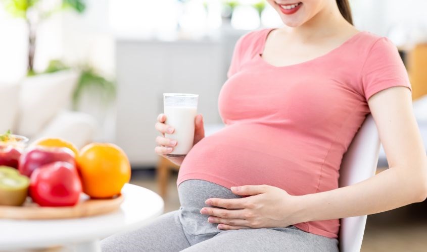 Sữa tươi cung cấp canxi cho thai nhi và giúp cho mẹ có 1 thai kỳ khỏe mạnh