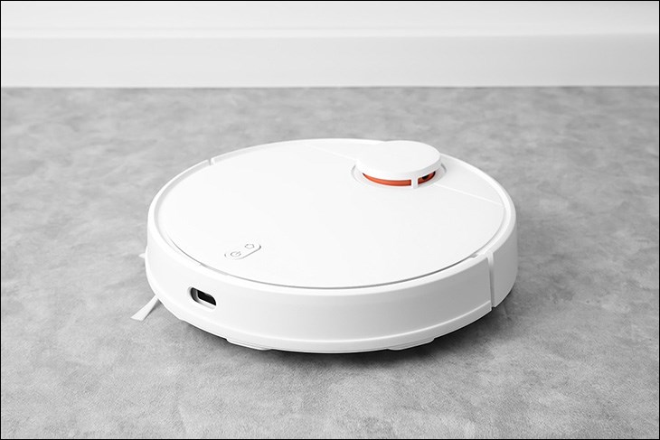 Robot hút bụi Xiaomi Vacuum S10 có thiết kế nhỏ gọn với màu trắng trang nhã làm chủ đạo