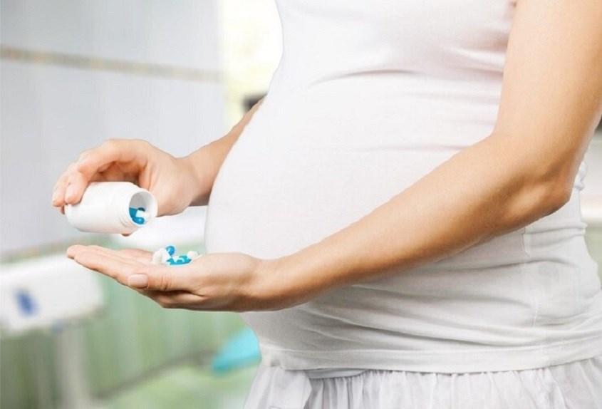 Một số loại thuốc không được chỉ định cho phụ nữ mang thai. Nguồn ảnh: freepik 