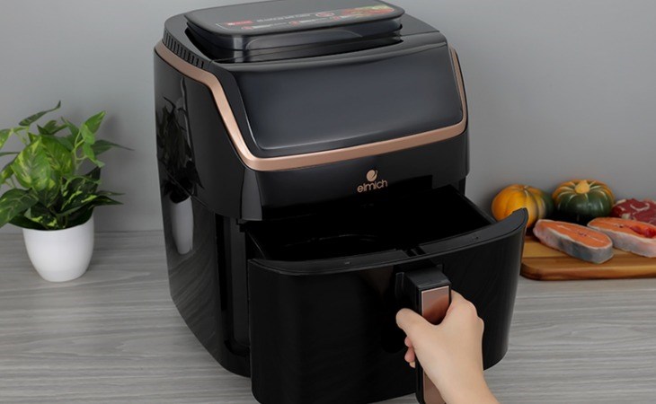 Khoang nấu của nồi chiên không dầu hơi nước Elmich AFE-3945 7 lít có thể tháo rời, giúp dễ dàng vệ sinh sau khi sử dụng