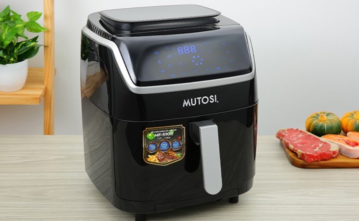 Nồi chiên không dầu kiêm hấp Mutosi MF-S102 7 lít tích hợp hai chế độ Rapid Air và Steam Active giúp thức ăn chín đều mà không bị mất nước 