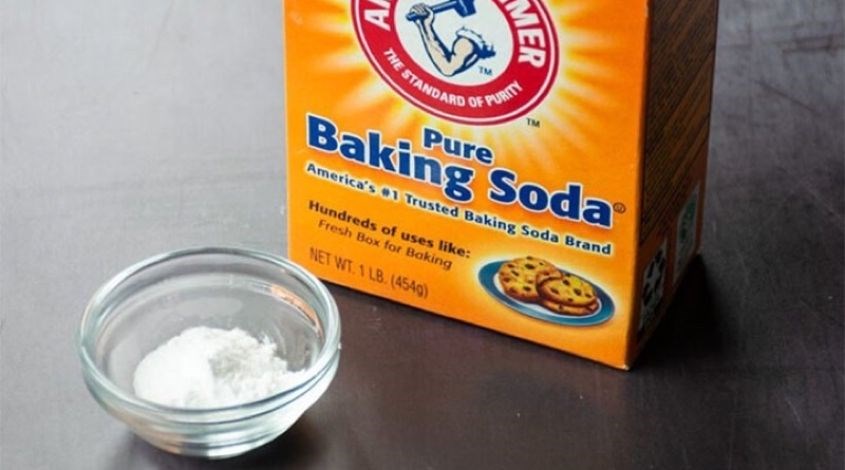Khử mùi hôi và vết bẩn cho balo bằng baking soda