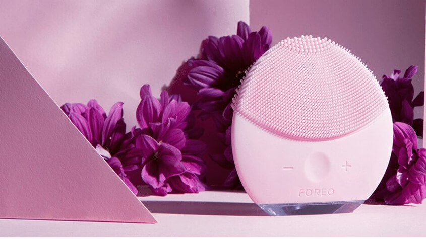 Máy rửa mặt đến từ thương hiệu Foreo có mức giá khá cao