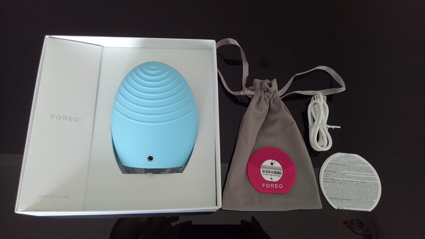 Có thể nhận biết máy rửa mặt Foreo thật giả nhờ vào các phụ kiện đi kèm