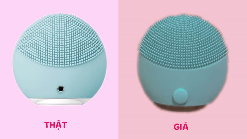 Máy thật không có miếng đậy bằng silicone ngay cổng sạc