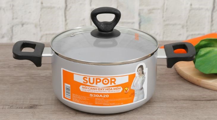 Nồi oxy hóa mềm nhôm nắp kính 20 cm Supor S30A20 có kiểu dáng đơn giản mà hiện đại, sang trọng, đẹp mắt trong không gian bếp nấu gia đình