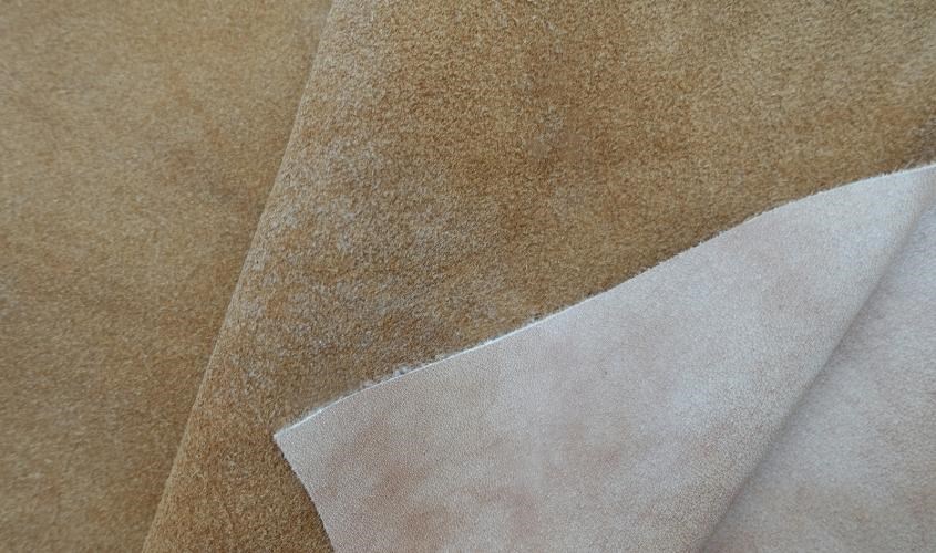 Bề mặt của chất liệu Split leather 