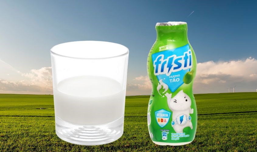 Lốc 6 chai sữa chua uống tiệt trùng Fristi hương táo 80 ml