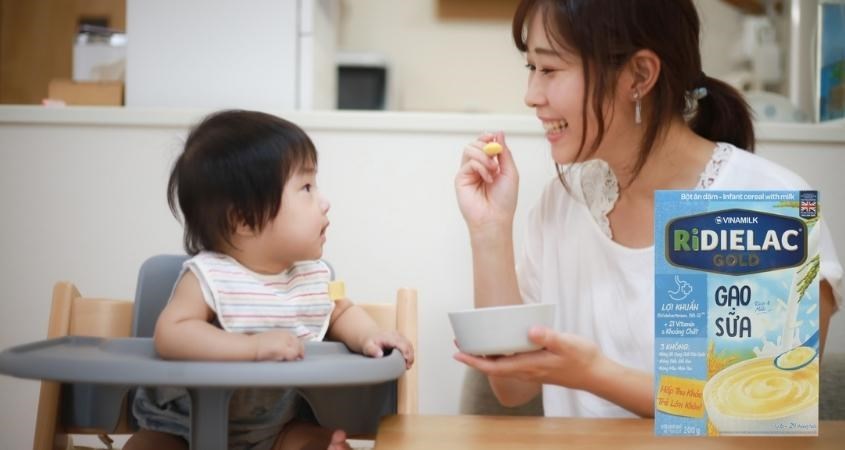 Cho bé ăn dặm đúng cách