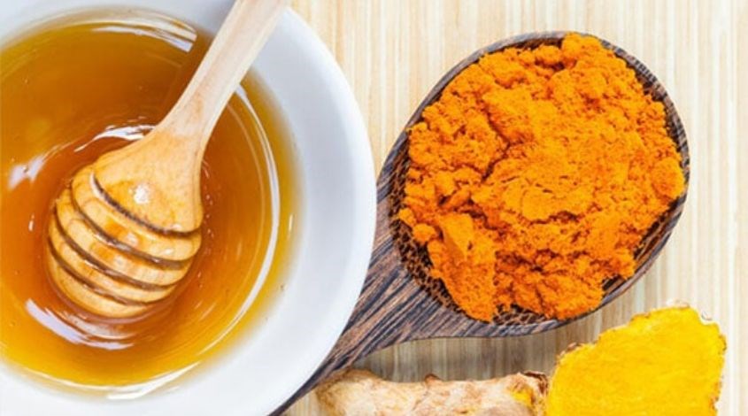 Mật ong và nghệ tươi