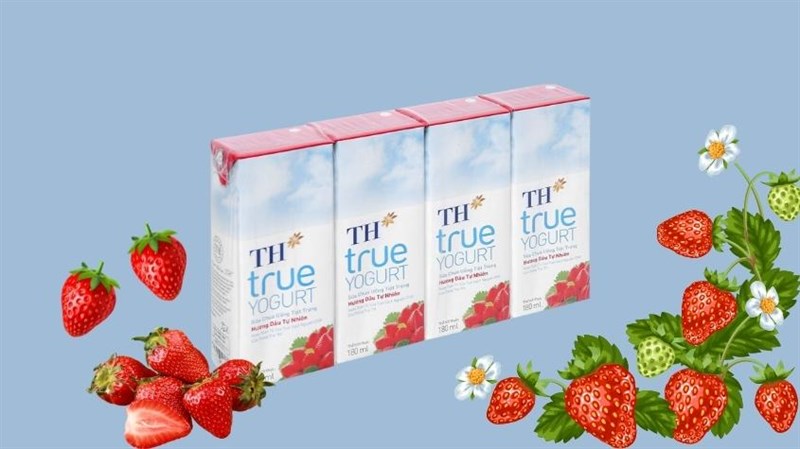 Lốc 4 hộp sữa chua uống liền TH true YOGURT hương dâu 180 ml