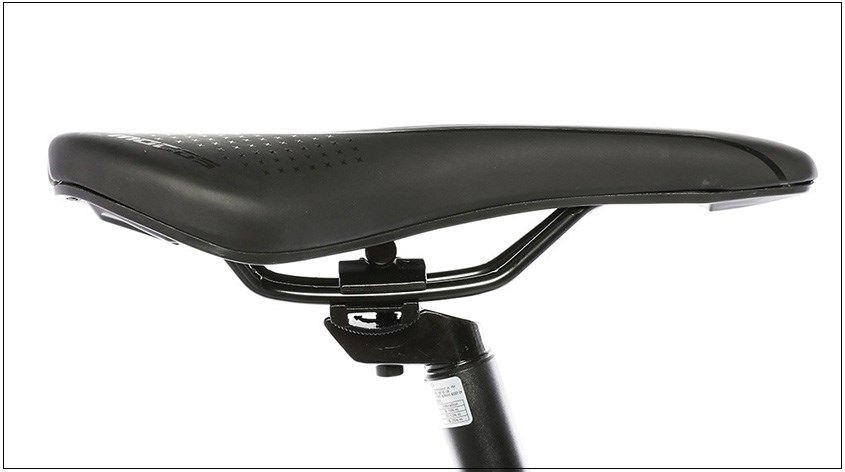 Yên xe bọc da mềm mại, êm ái