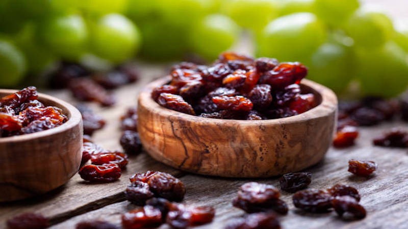 Ăn nho khô giúp bổ máu