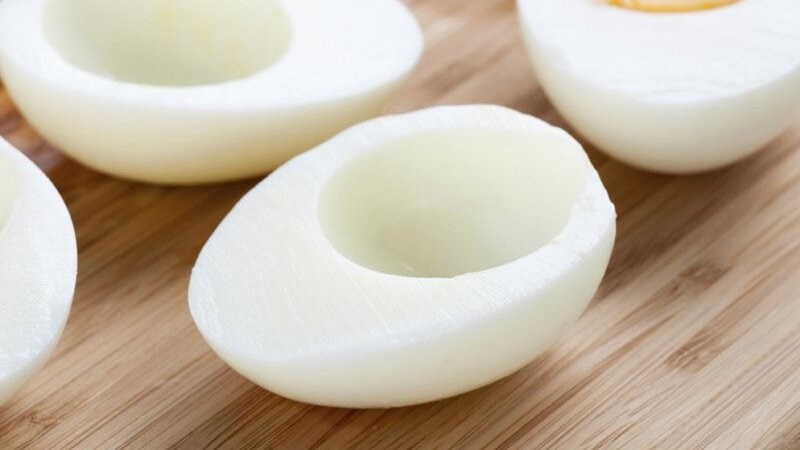 Lòng trắng trứng chứa một lượng lớn axit amin cần thiết để tổng hợp collagen