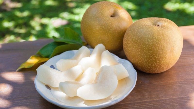 Nên ăn lê sau khi ăn các bữa chính. Nên ăn lê sau khi ăn các bữa chính