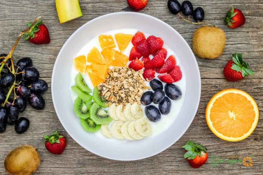Sữa chua trộn trái cây tươi Ăn vặt cho bà bầu