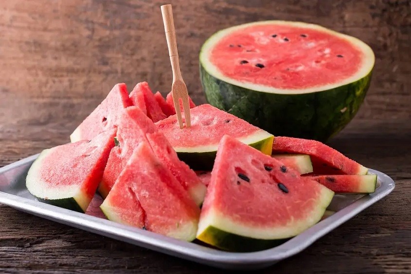 Bà bầu ăn dưa hấu được không