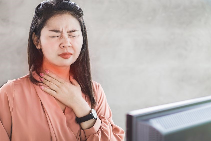 Bà bầu ăn xúc xích được không