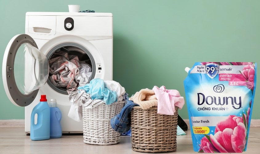 Túi nước xả Downy hương nắng mai 3.5 lít Túi nước xả Downy hương nắng mai 3.5 lít