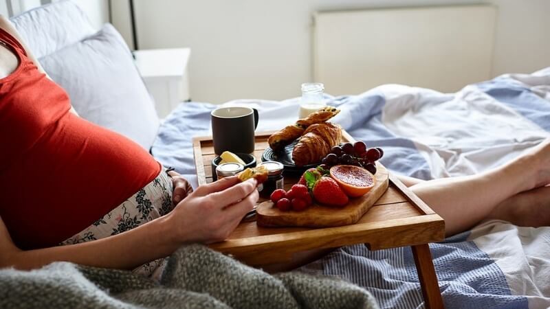 Mẹ bầu cần lựa chọn kỹ nơi làm bánh su kem trước khi mua