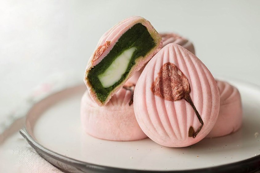 Màu sắc bánh trung thu bắt mắt hấp dẫn các bé gái