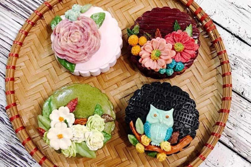 Bánh Trung thu in hoa nổi Bánh Trung thu in hoa nổi