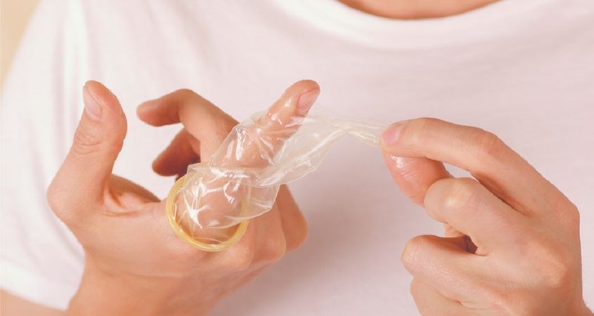 Cách xử lý khi bao cao su nữ bị rách
