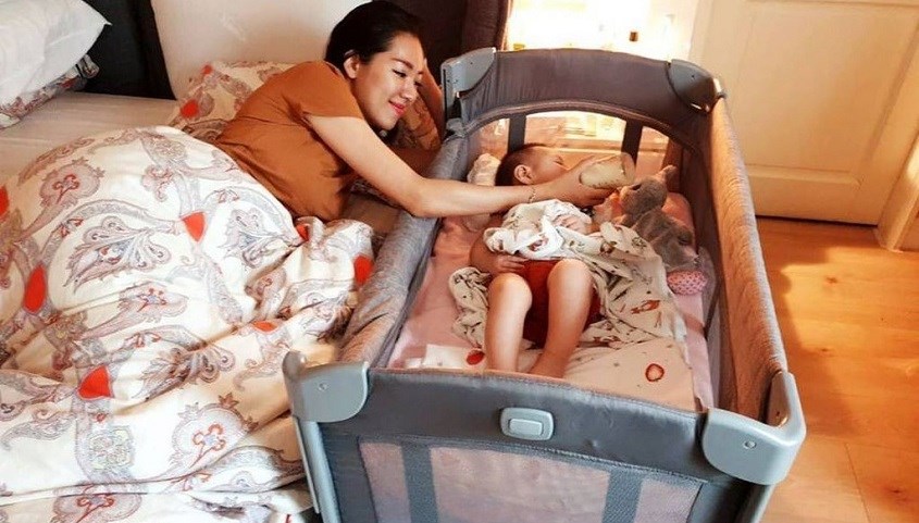 Giường cũi Joie cho bé từ sơ sinh đến 15 kg Giường cũi Joie cho bé từ sơ sinh đến 15 kg