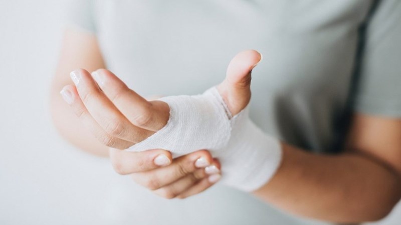 Thời gian phục hồi tùy thuộc vào mức độ nghiêm trọng của tình trạng bong gân cổ tay Thời gian phục hồi tùy thuộc vào mức độ nghiêm trọng của tình trạng bong gân cổ tay