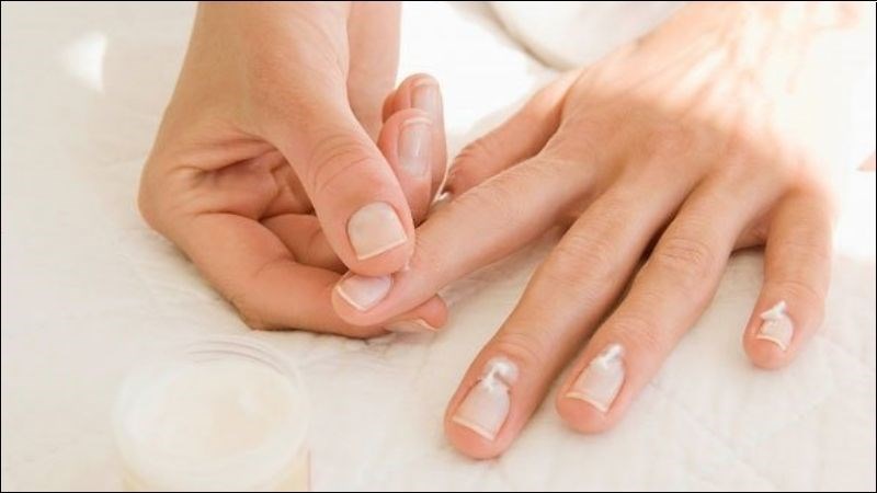 Thuốc dùng điều trị bệnh bong tróc móng khác nhau phụ thuộc vào nguyên nhân
